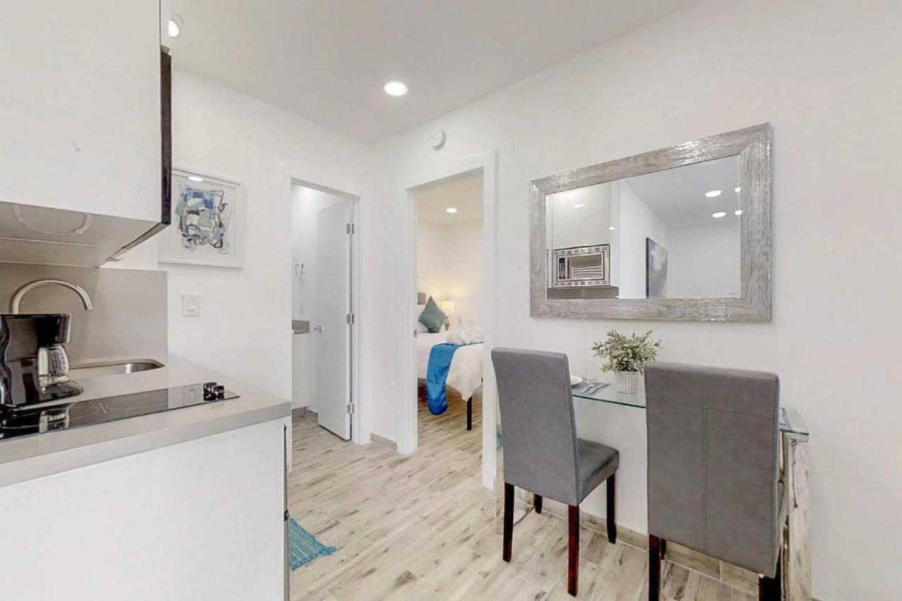 Newly Renovated 1 Bedroom Apt Designer Unit # 3 Dania Beach Eksteriør billede